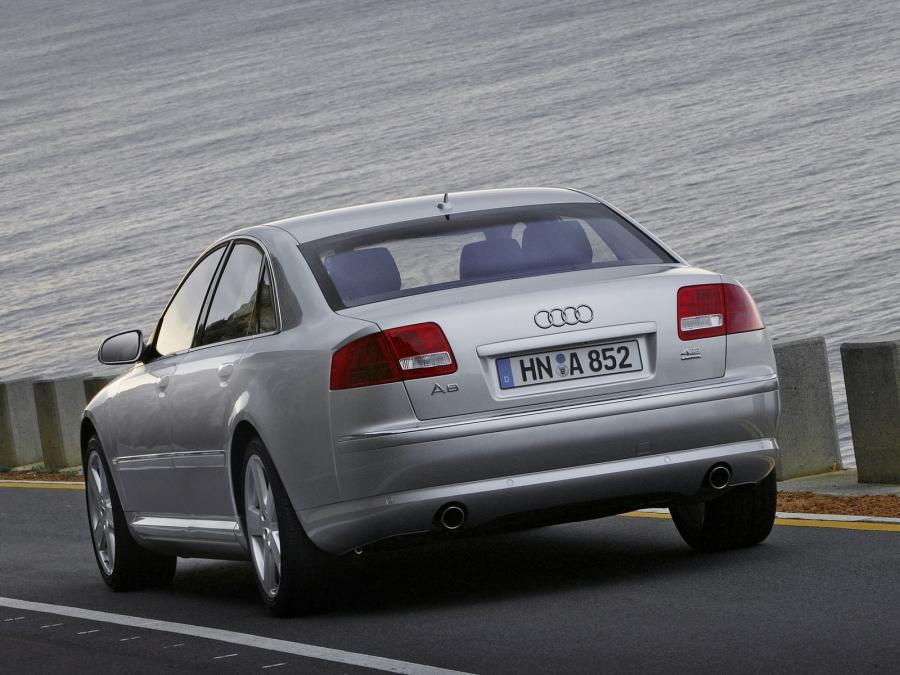  Audi A8 4.2 Quattro (D3) 2005 года  (фото 3 из 9)